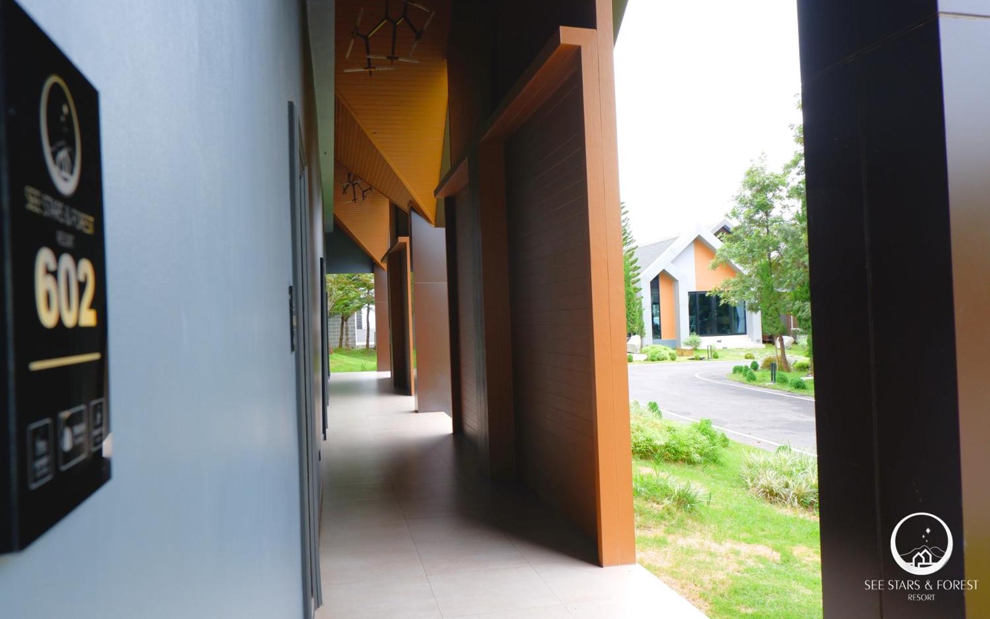 See Stars & Forest Resort Amphoe Sawang Daen Din Exterior photo